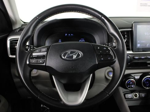 Certified 2024 Hyundai Venue SEL FWD image 9