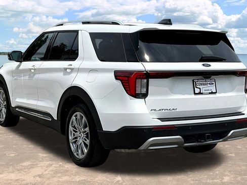 Used 2025 Ford Explorer Platinum RWD image 5