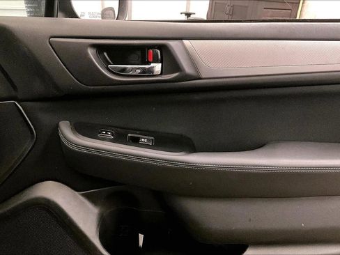 Used 2019 Subaru Outback 2.5i Premium image 23