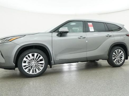 New 2026 Toyota Highlander Platinum image 50