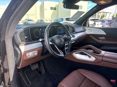 Used 2024 Mercedes-Benz GLE 450 4MATIC w/ Driver Assistance Package image 19