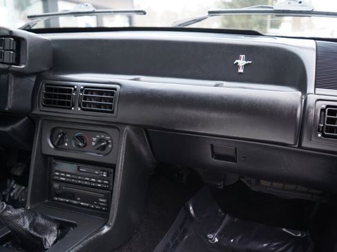Used 1993 Ford Mustang LX image 67