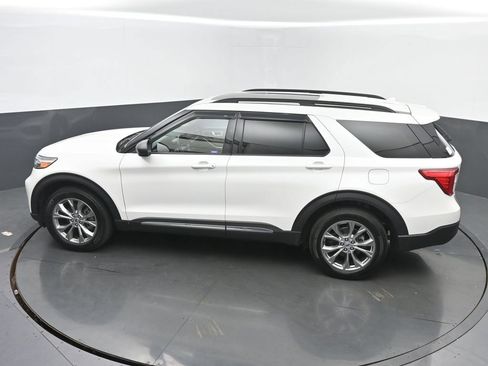 Used 2022 Ford Explorer XLT w/ Equipment Group 202A AWD/4WD image 40