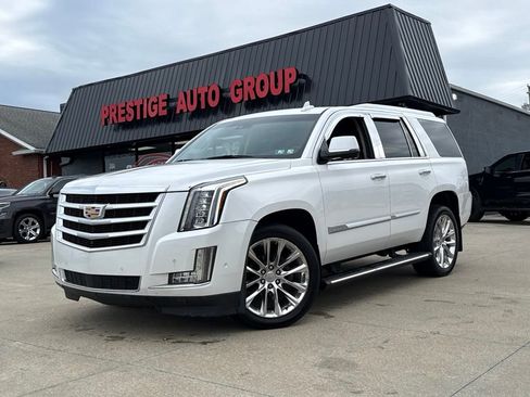 Used 2019 Cadillac Escalade Premium Luxury AWD/4WD image 23