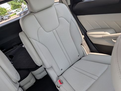 Certified 2023 Kia Sorento SX Prestige AWD/4WD image 14