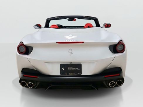 Certified 2019 Ferrari Portofino RWD image 4