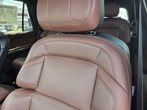 New 2026 Lincoln Navigator Reserve AWD/4WD image 13