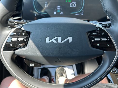 Certified 2025 Kia Niro EX FWD image 26