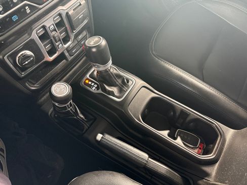 Used 2023 Jeep Wrangler Sahara w/ Cold Weather Group image 21