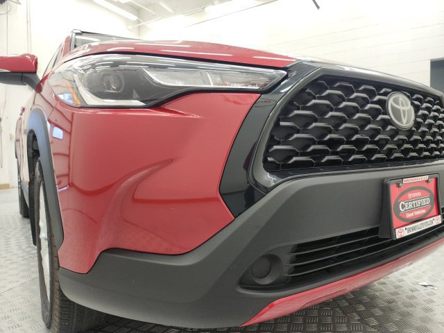 Used 2024 Toyota Corolla Cross LE FWD image 9