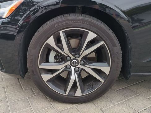 Certified 2025 Volvo S60 B5 Plus AWD/4WD image 10