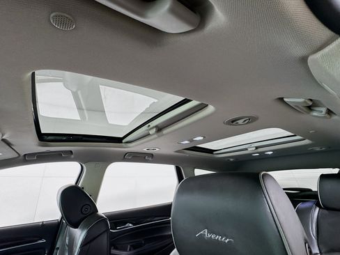 Used 2020 Buick Enclave Avenir w/ Avenir Technology Package AWD/4WD image 6