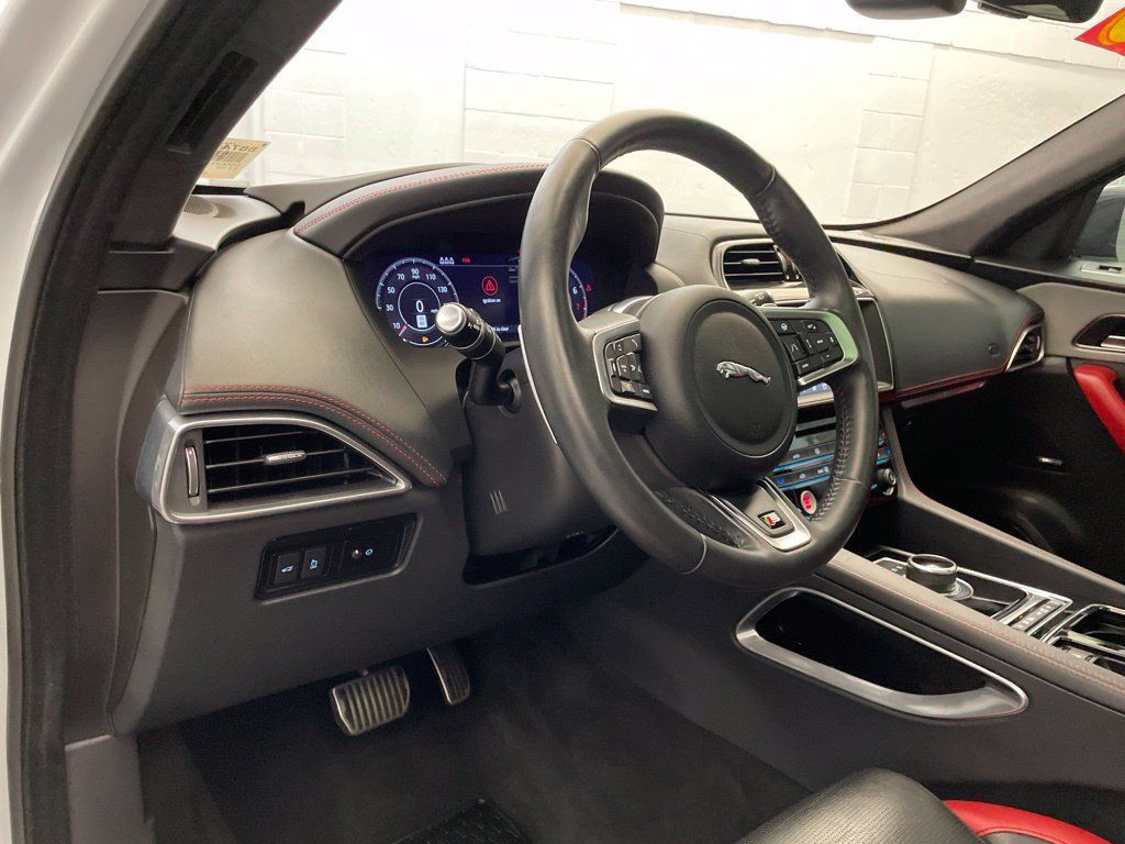 Used 2020 Jaguar F-PACE S AWD/4WD image 19