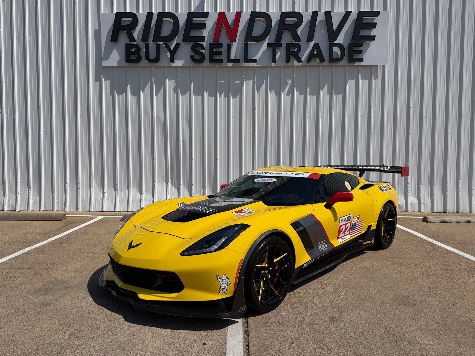 Used 2016 Chevrolet Corvette Z06 w/ 2LZ Preferred Equipment Group RWD image 1