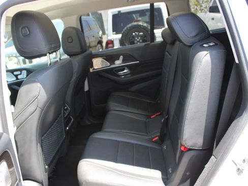 Used 2024 Mercedes-Benz GLS 450 4MATIC image 19