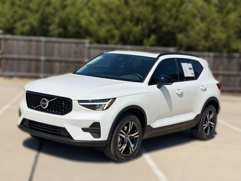 New 2026 Volvo XC40 B5 Core w/ Protection Package Premier AWD/4WD image 3