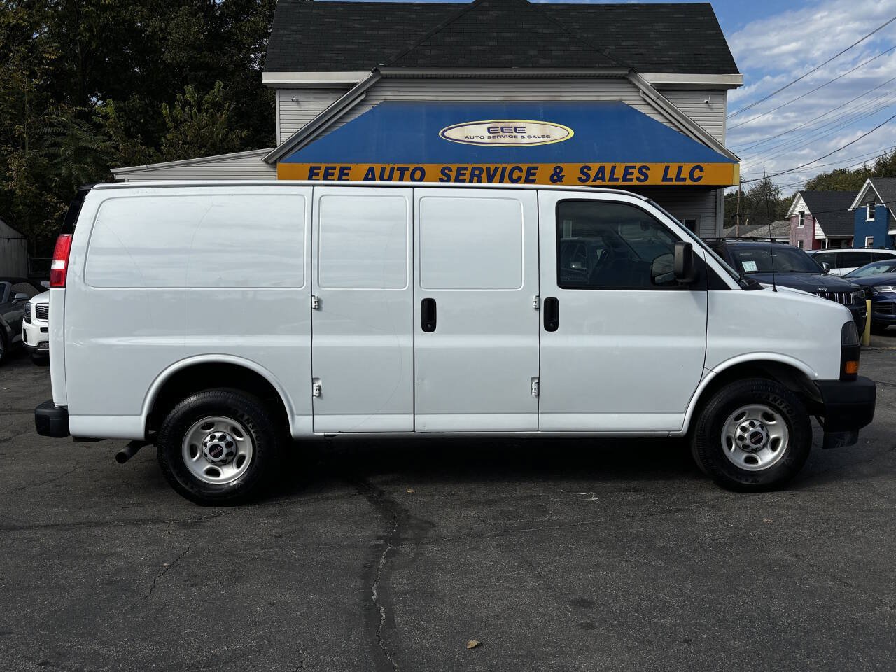 Used 2018 GMC Savana 2500 w/ Driver Convenience Package RWD image 1