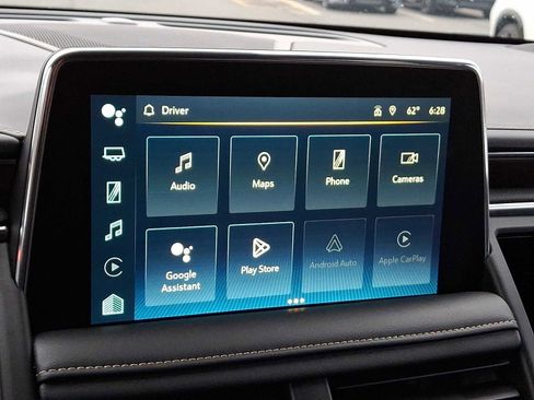 Used 2024 Chevrolet Suburban Premier image 16