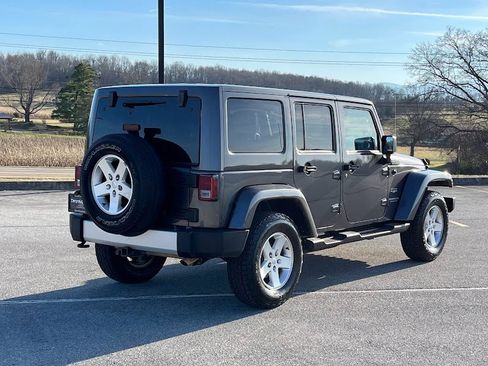 Used 2014 Jeep Wrangler Unlimited Sahara w/ Connectivity Group image 19