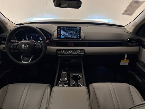 New 2025 Honda Pilot Elite image 14