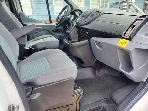 Used 2018 Ford Transit 150 148 Medium Roof RWD image 5