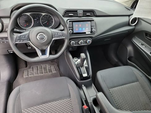 Used 2020 Nissan Versa S FWD image 11