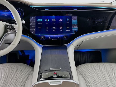 Used 2023 Mercedes-Benz EQS 580 4MATIC SUV image 11