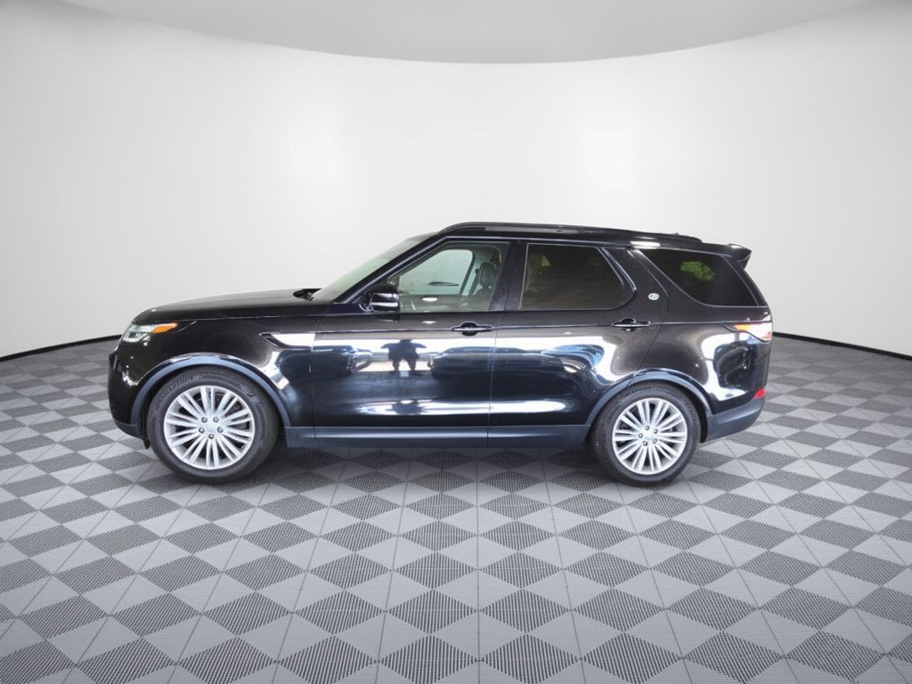 Used 2017 Land Rover Discovery HSE AWD/4WD image 2