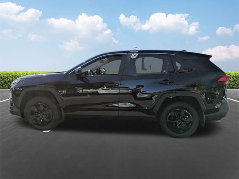 Used 2025 Toyota RAV4 LE image 7