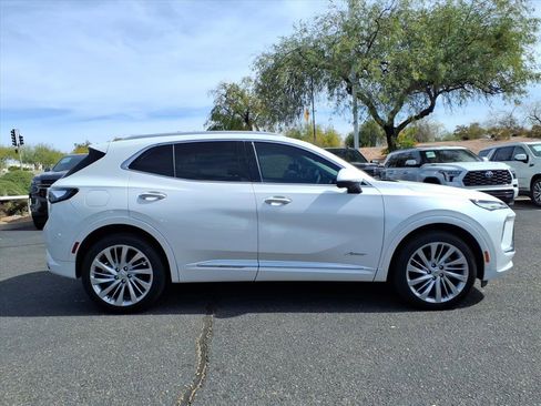 Certified 2025 Buick Envision Avenir image 4