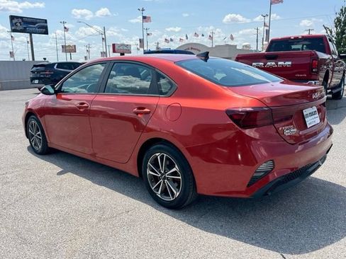 Used 2022 Kia Forte LXS FWD image 4