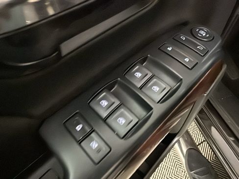Used 2018 GMC Sierra 1500 SLE w/ SLE Value Package AWD/4WD image 13