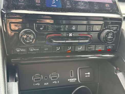 Used 2023 Jeep Grand Cherokee 4WD 4xe image 27