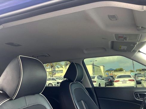 Used 2023 Hyundai Venue Limited FWD image 22