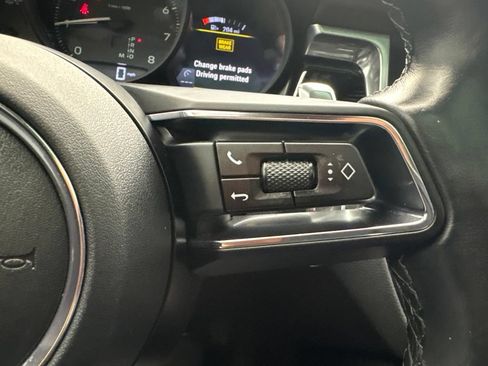 Certified 2023 Porsche Macan AWD/4WD image 36