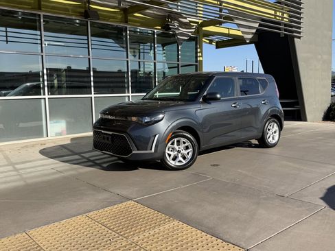 Used 2024 Kia Soul LX w/ Option Group 015 FWD image 1