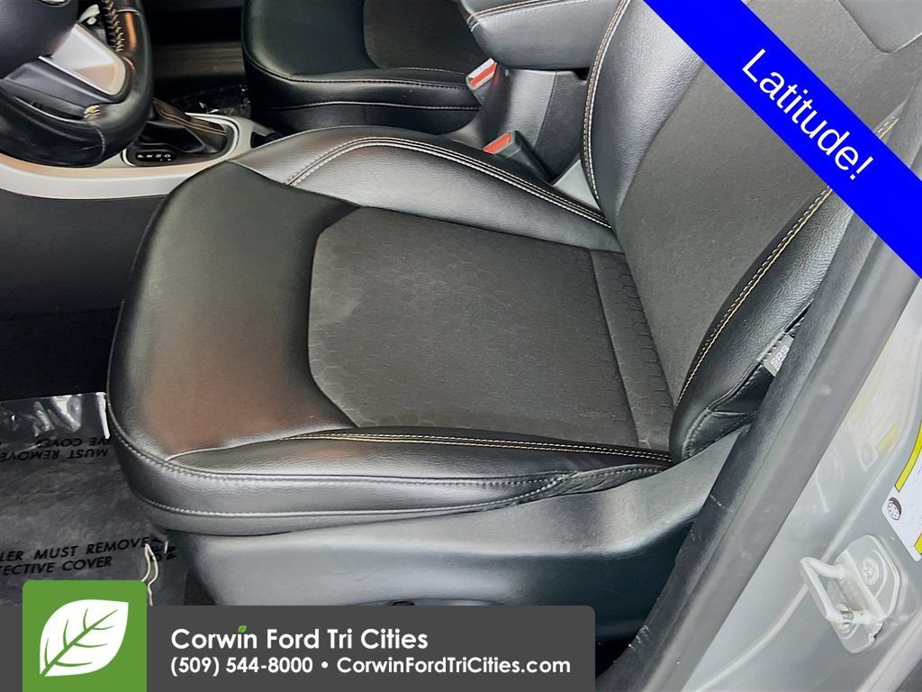 Used 2020 Jeep Compass Latitude w/ Popular Equipment Group AWD/4WD image 23