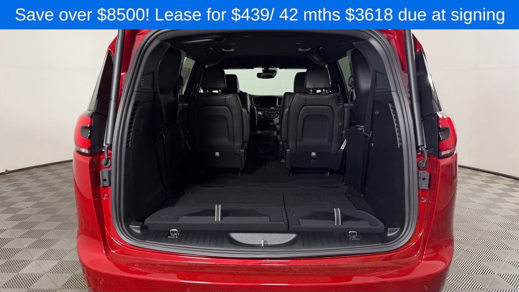 New 2027 Chrysler Pacifica Select FWD image 10