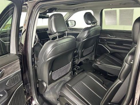 Used 2022 Jeep Grand Cherokee L Limited w/ Luxury Tech Group II AWD/4WD image 14