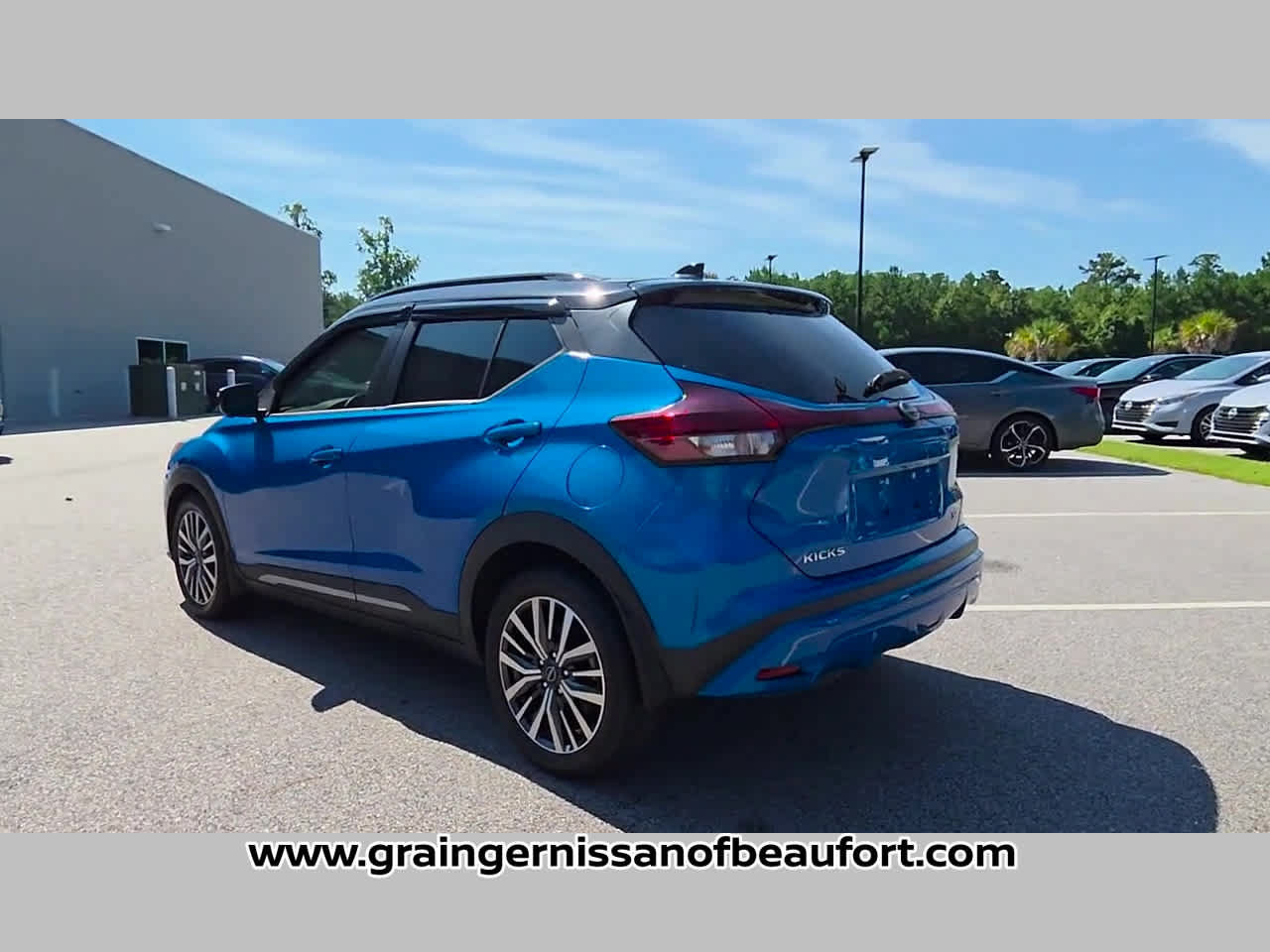 Used 2023 Nissan Kicks SR w/ SR Premium Package FWD image 27