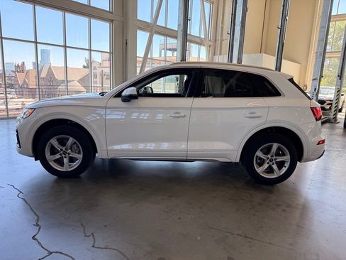 Used 2023 Audi Q5 2.0T Premium w/ Convenience Package AWD/4WD image 6