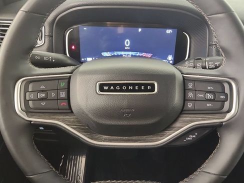 Used 2024 Jeep Wagoneer L Series II w/ Flexible Seating Group AWD/4WD image 13