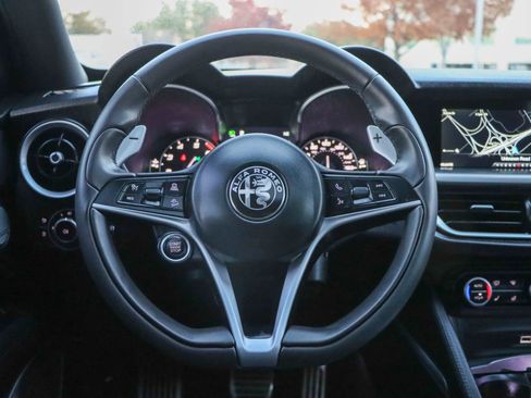 Used 2018 Alfa Romeo Stelvio Ti Sport image 28