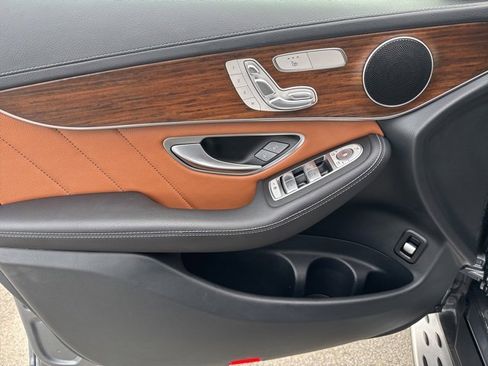 Used 2022 Mercedes-Benz GLC 300 4MATIC image 15