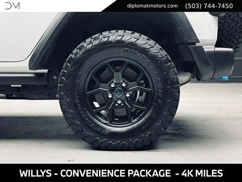 Used 2024 Jeep Wrangler Unlimited AWD/4WD image 46
