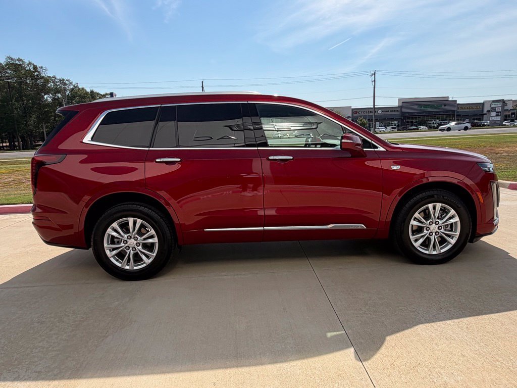 Used 2025 Cadillac XT6 Luxury FWD image 7