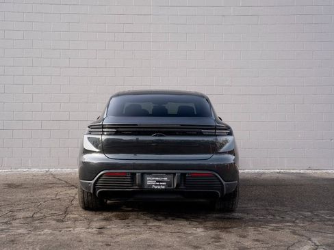 Certified 2025 Porsche Macan 4S Electric image 6