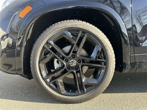 New 2026 Volkswagen Tiguan SE R-Line image 11