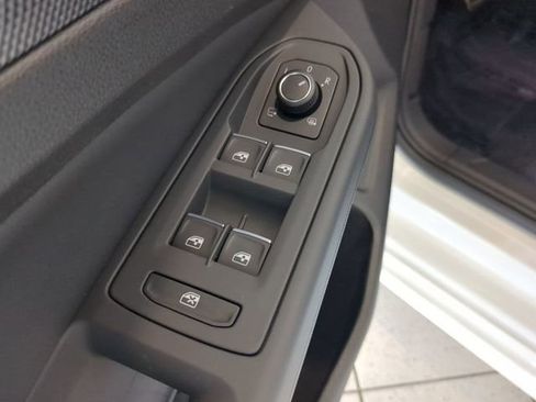 New 2026 Volkswagen Golf image 17