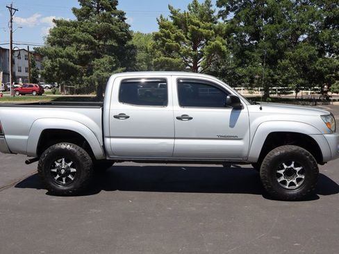 Used 2011 Toyota Tacoma V6 w/ SR5 Pkg #2 image 3